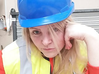 Нудистский Flashing in the warehouse for the boys - BBW ass & tits